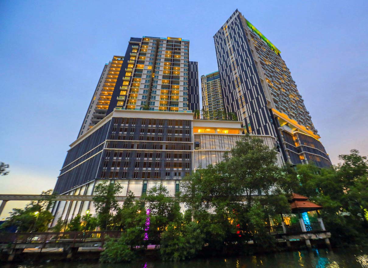 The Shore Shopping Gallery Riverside Walk