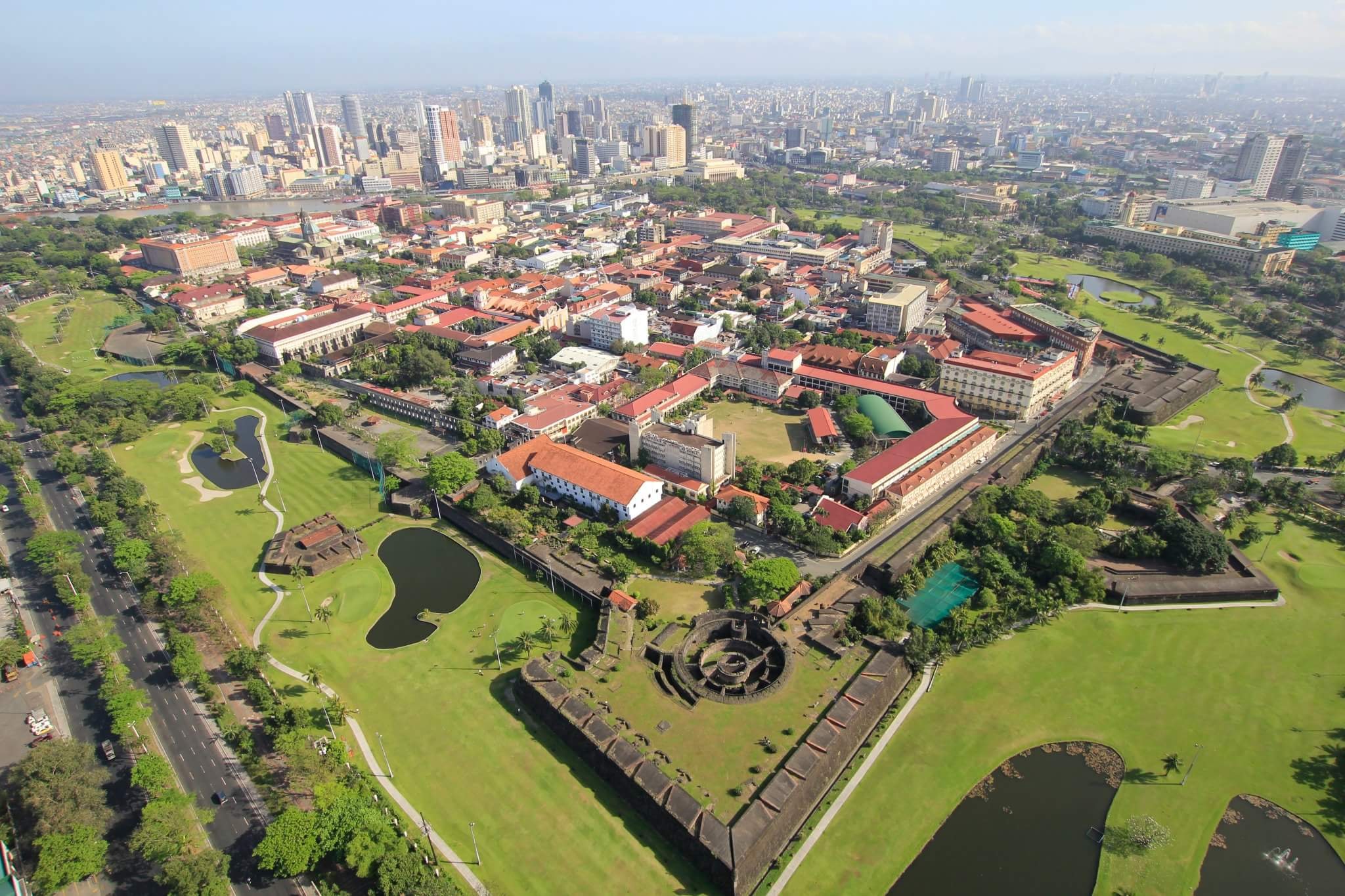 Explorando a histórica Intramuros a pé