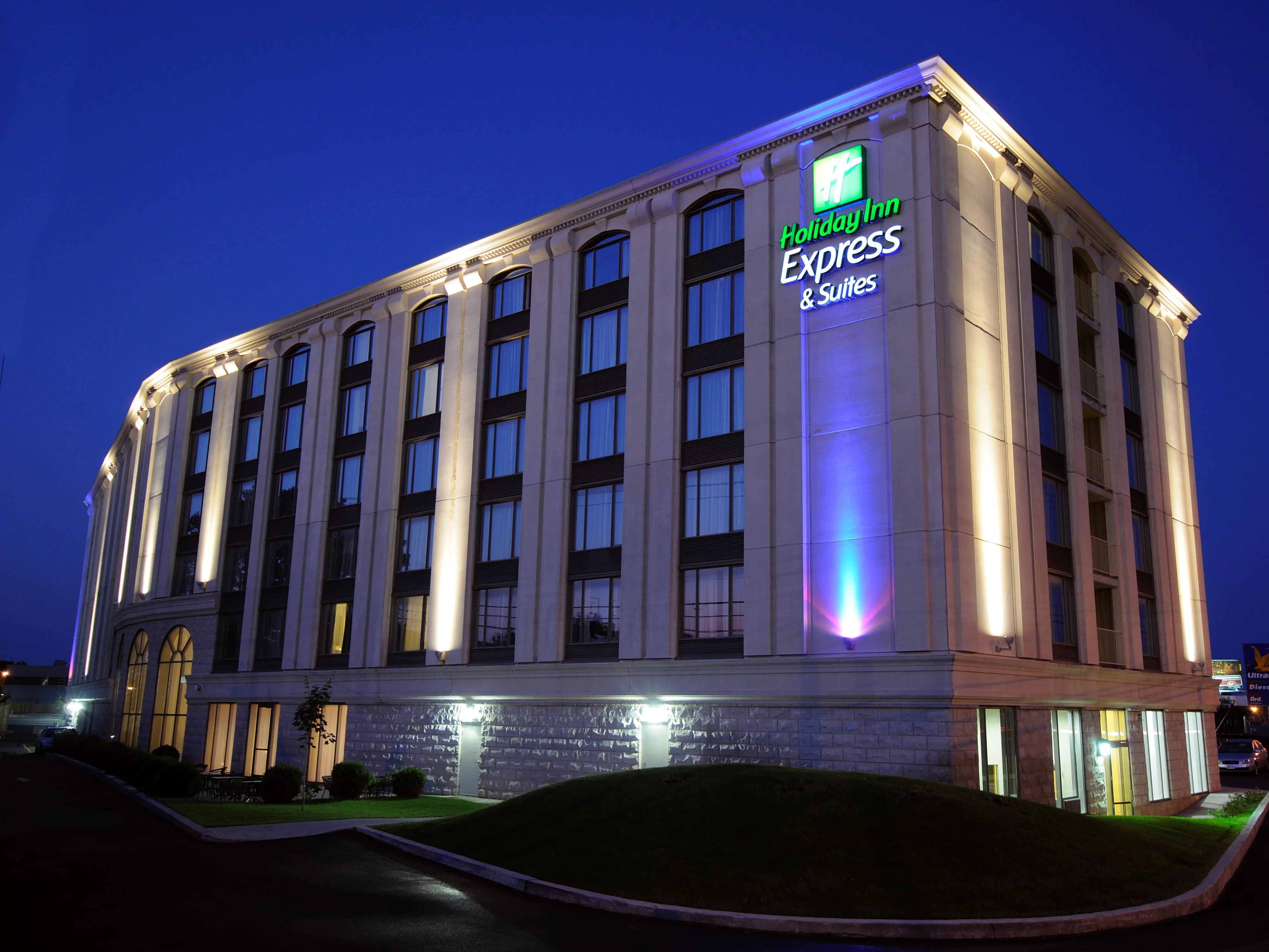Holiday Inn Express Montreal Midtown