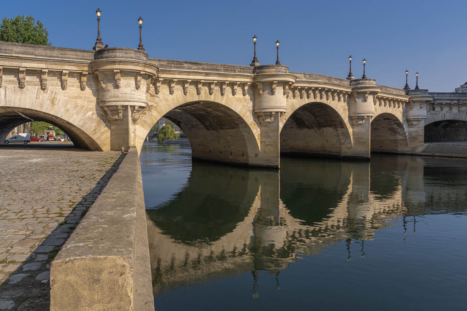 Pont Neuf Archway
