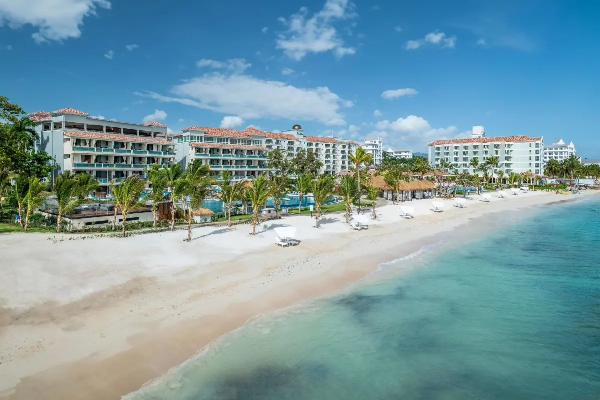 Jewel Dunn's River Beach Resort & Spa