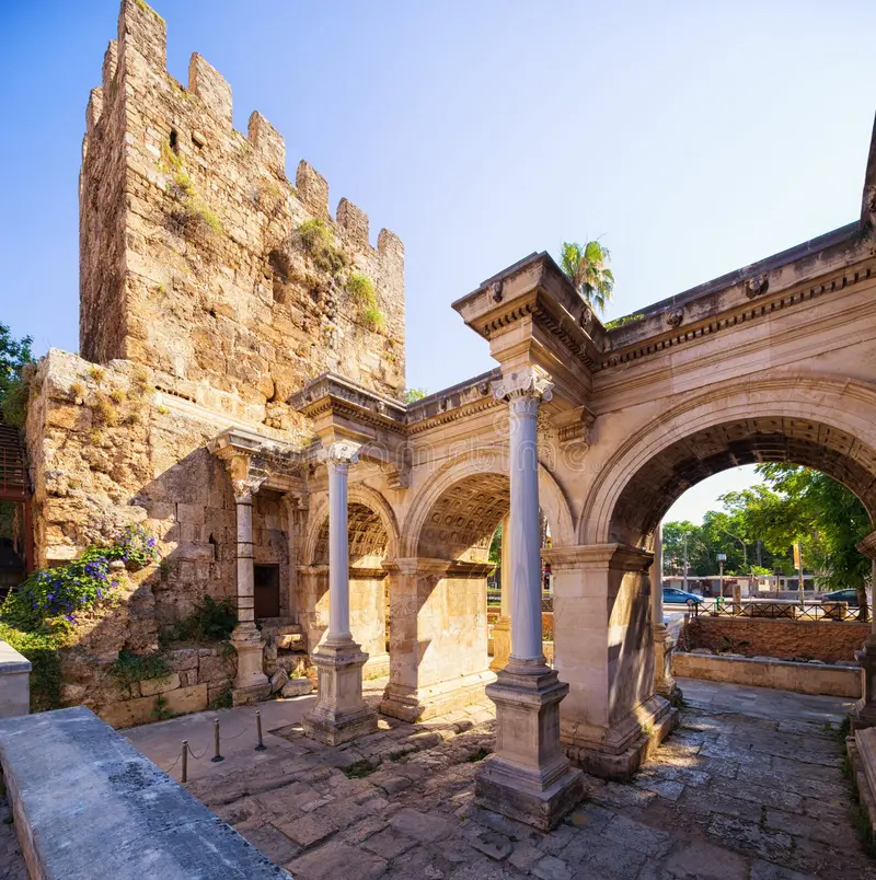 Porte d'Hadrien (Üçkapılar)