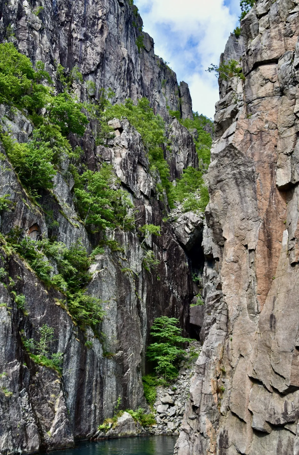 Vagabond Cave