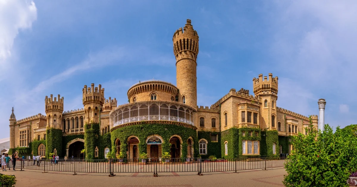 Besuch des Bangalore Palace: Königlicher historischer Rundgang