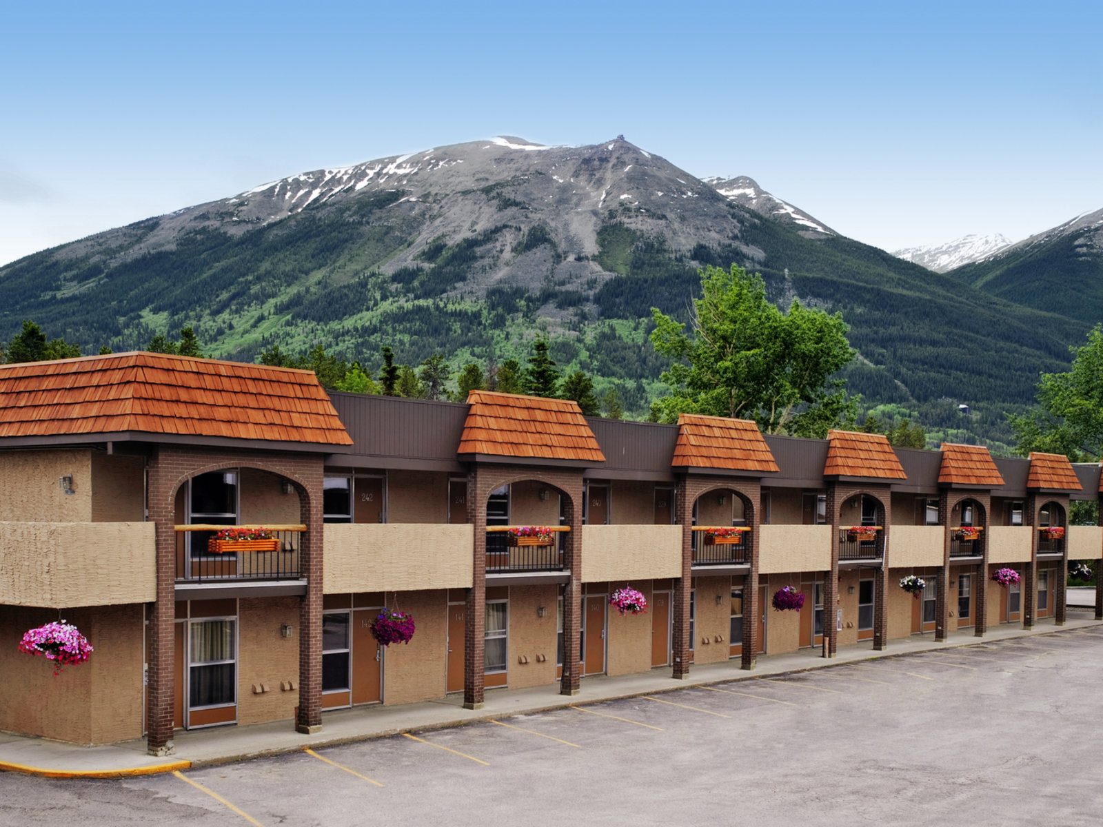 Maligne Lodge