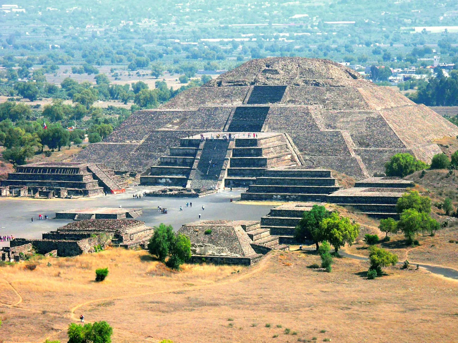 Pyramid of the Moon Plaza