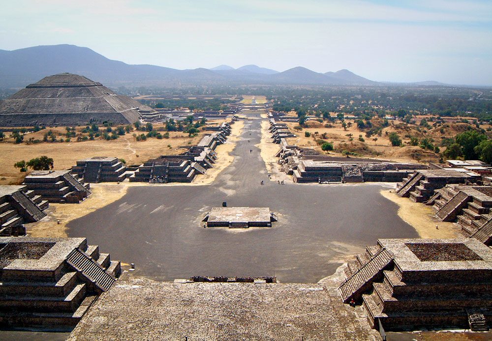 Pyramid of the Moon Plaza