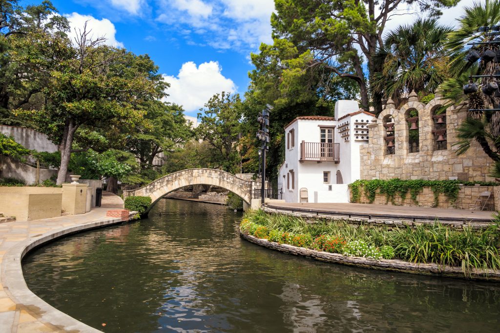 La Villita Pedestrian Bridge