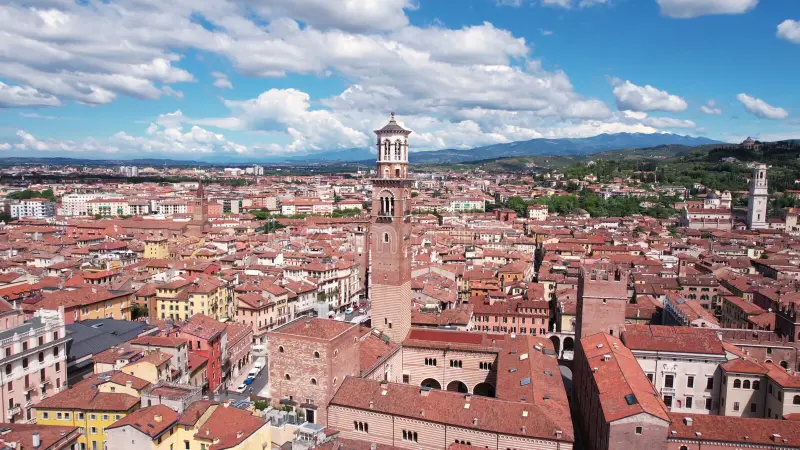 Lamberti Tower (Torre dei Lamberti)