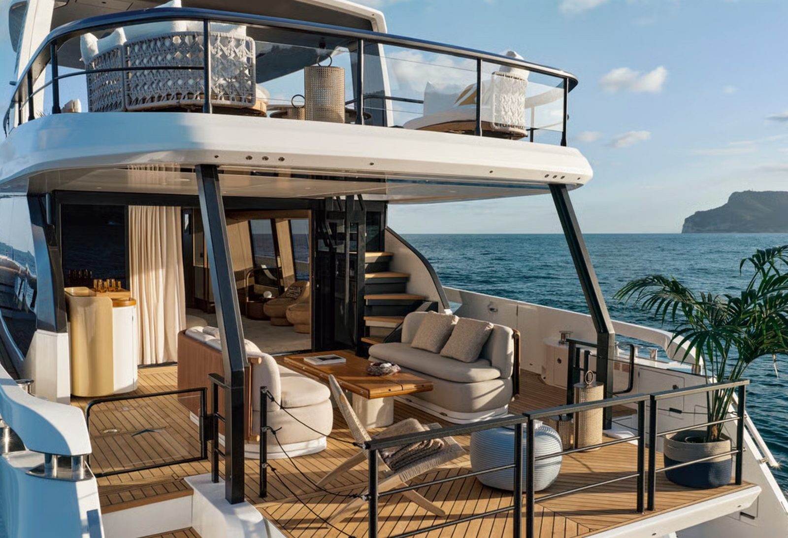 Aft Deck Seating