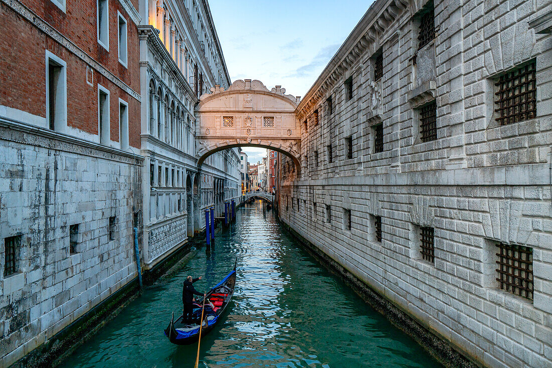 Ponte dei Sospiri (Bridge of Sighs)