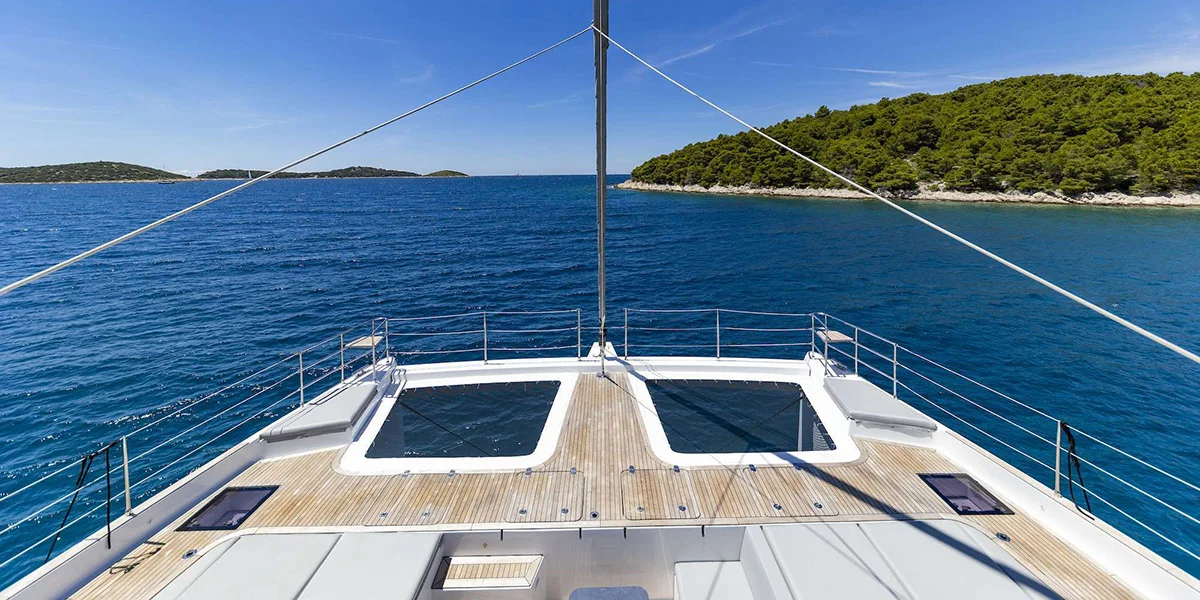 Foredeck Seating