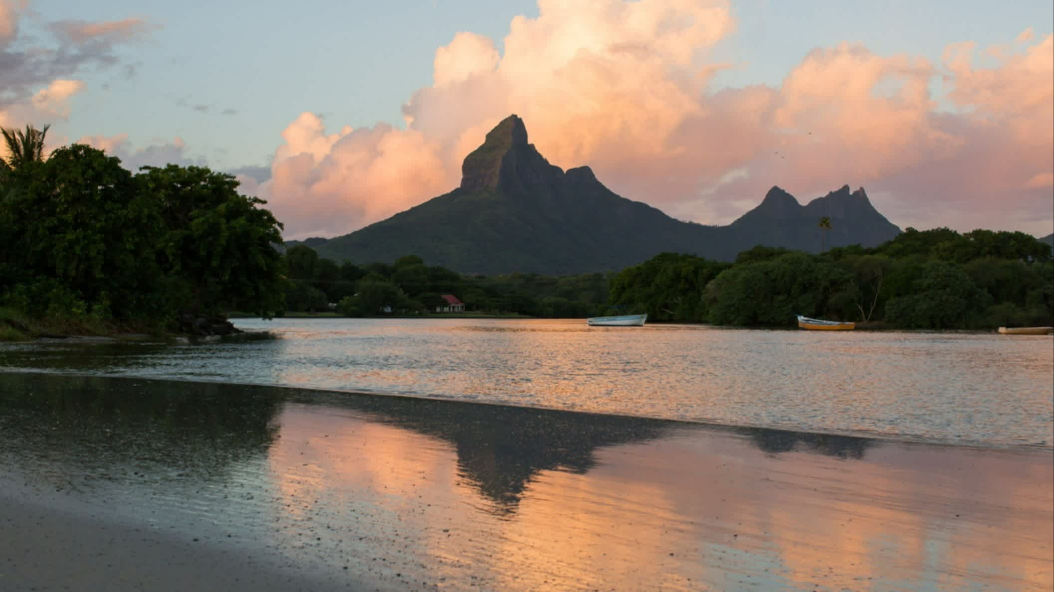 Tamarin Beach Shoreline