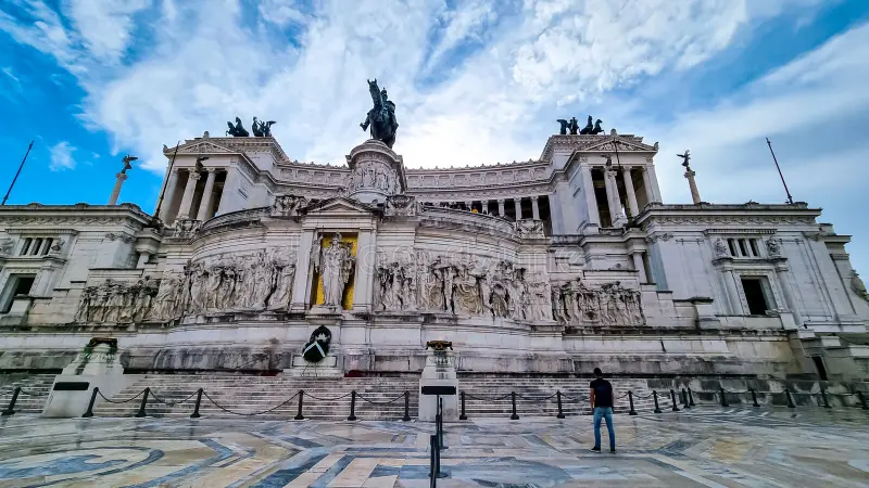 Arrival at Piazza Venezia