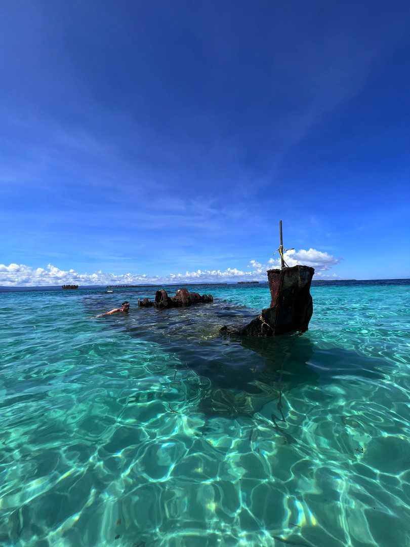 Isla Perro Shipwreck