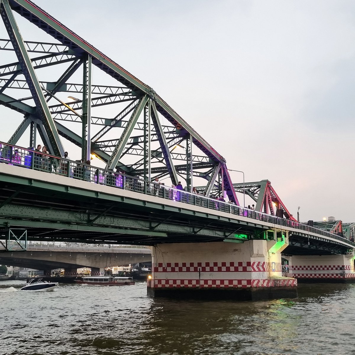 Phra Phuttha Yodfa Bridge