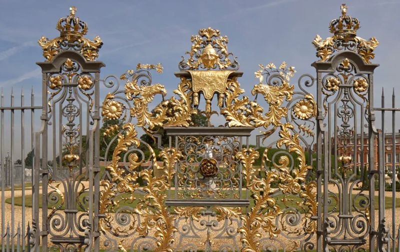 The Gardens & Privy Garden