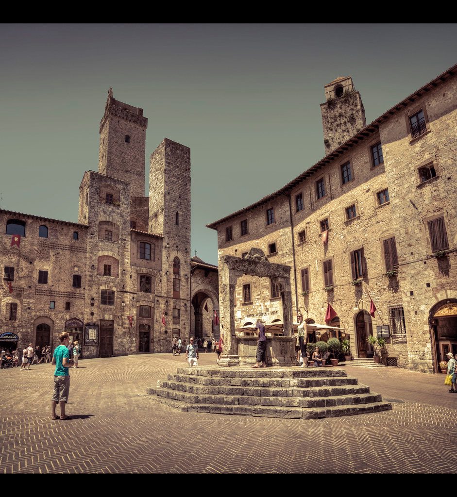 Piazza della Cisterna