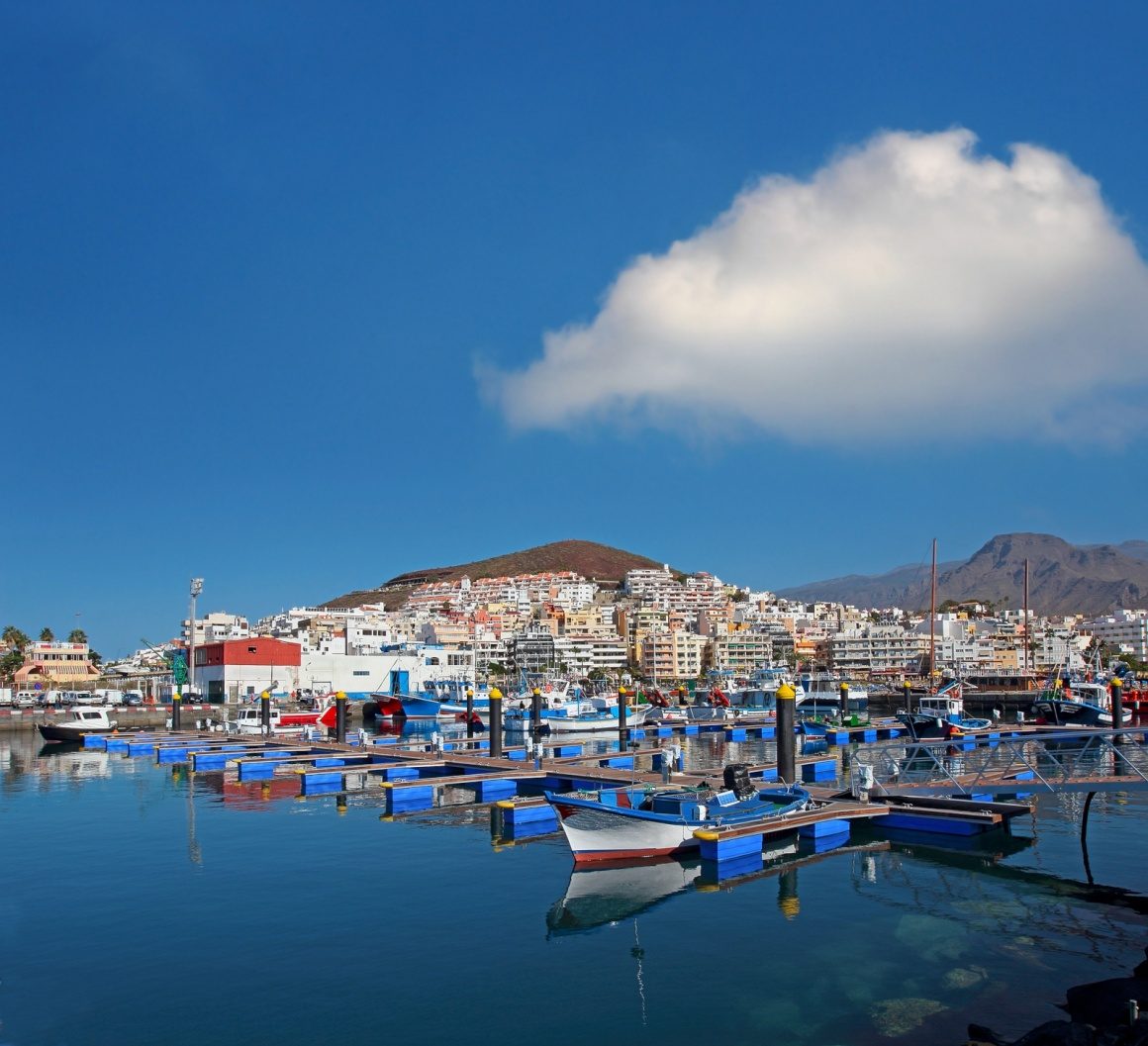 Muelle de Los Cristianos Harbor Wall