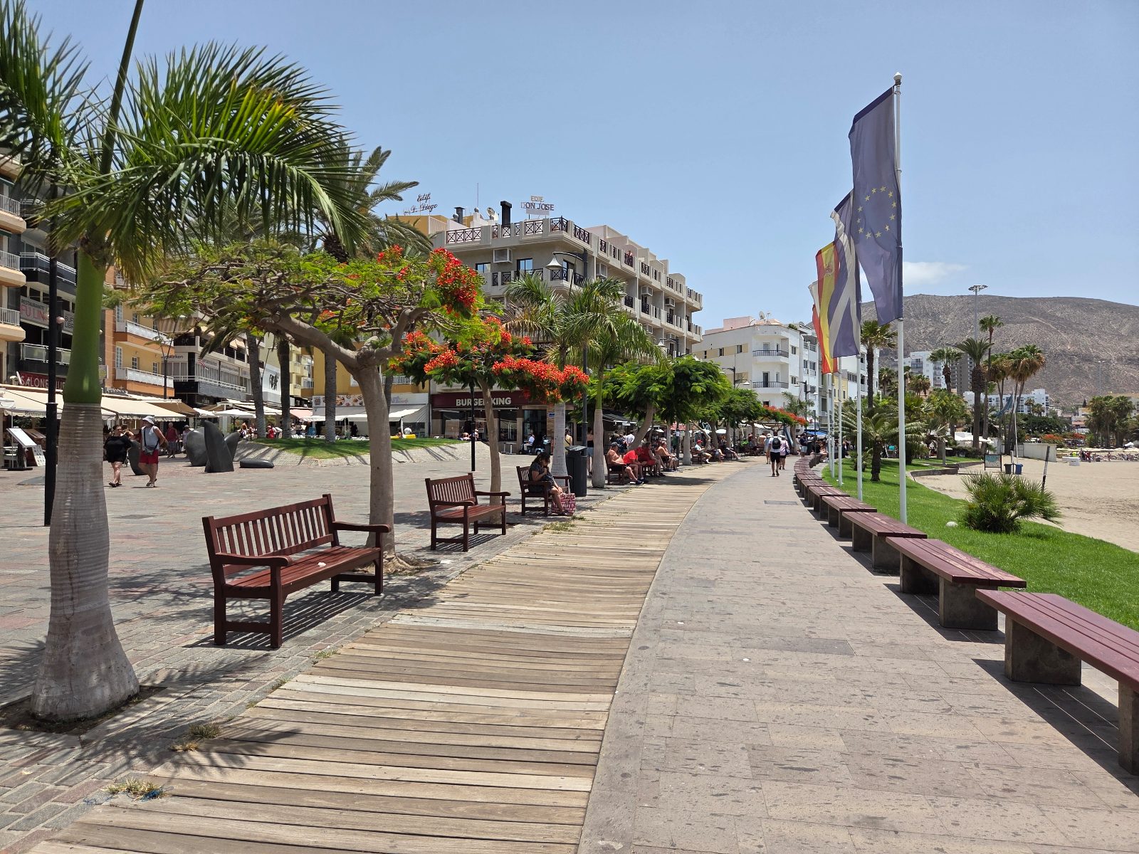 Playa de Los Cristianos Promenade