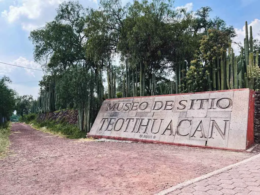 Gate 1 (Puerta 1)