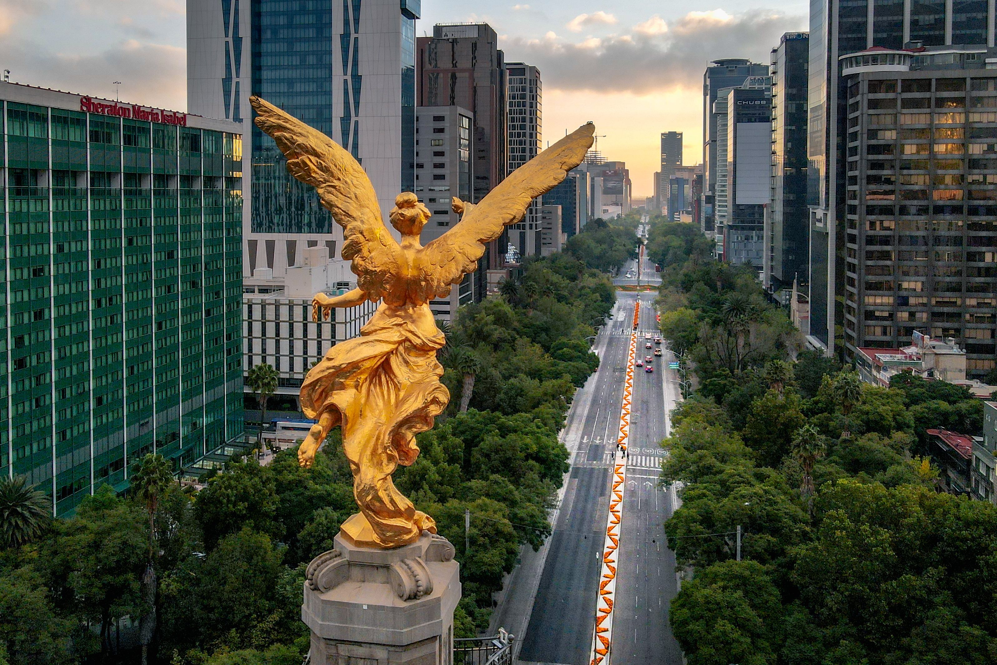 Ángel de la Independencia, Paseo de la Reforma