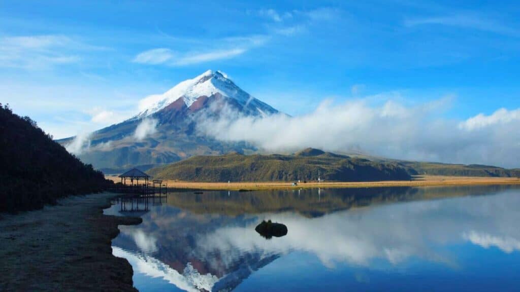Limpiopungo Lagoon