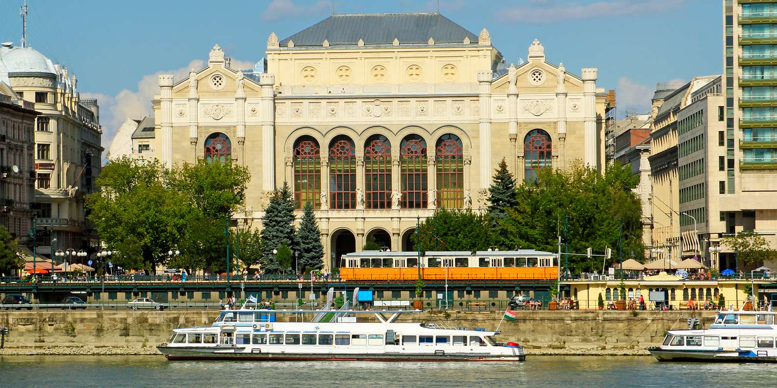 Vigadó tér 5