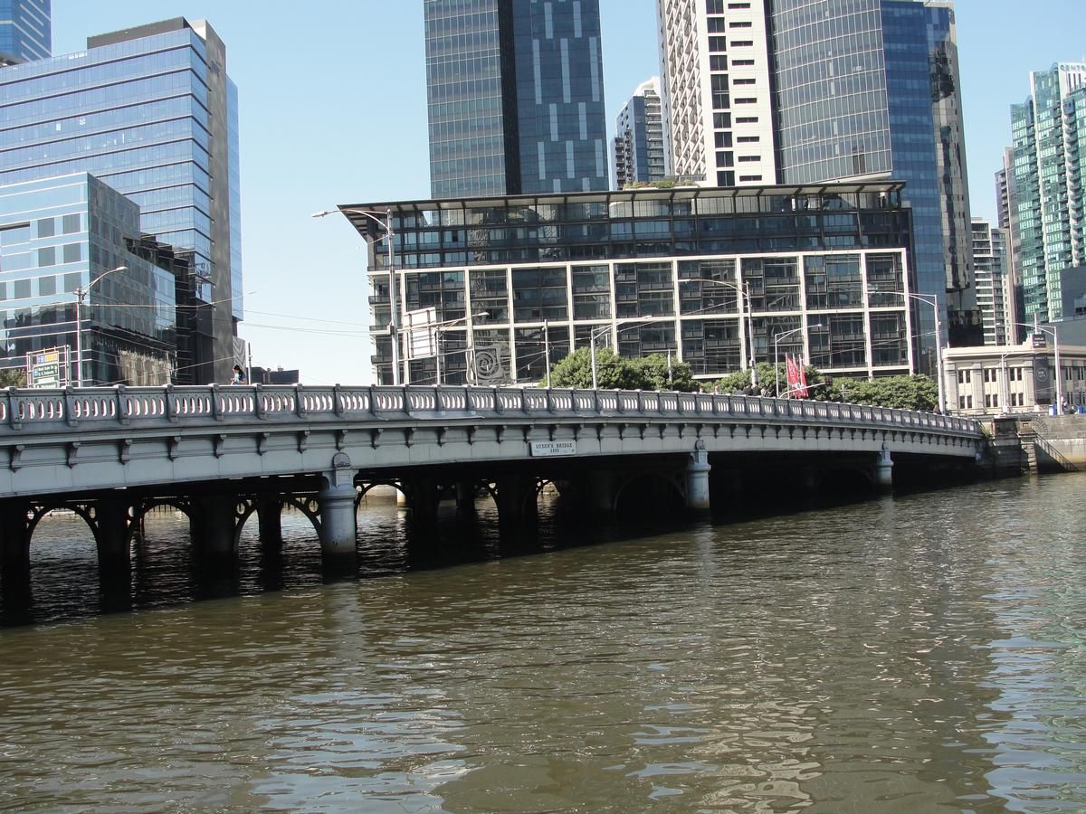 Queens Bridge Span