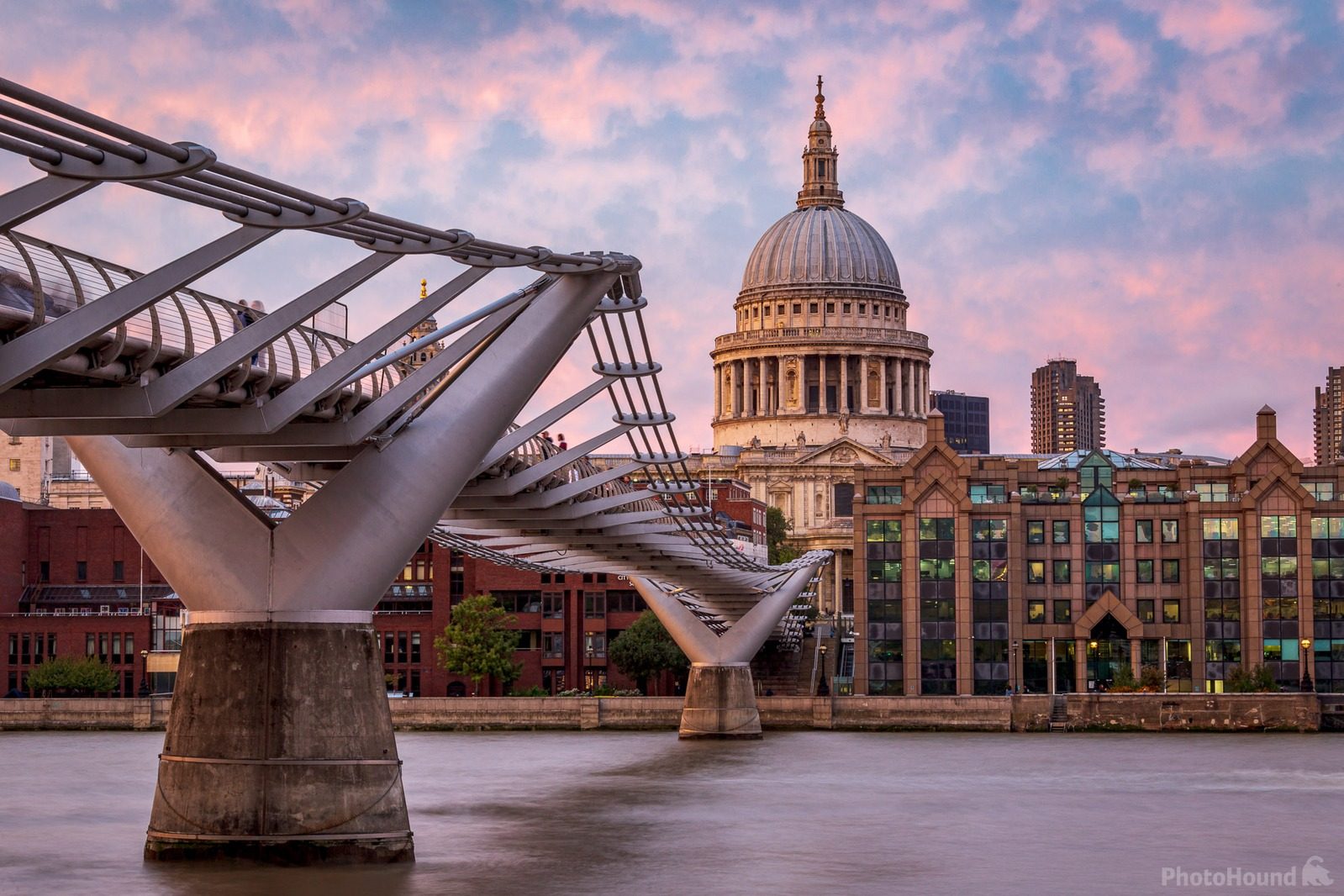 Millennium Bridge Mid-River Perspective