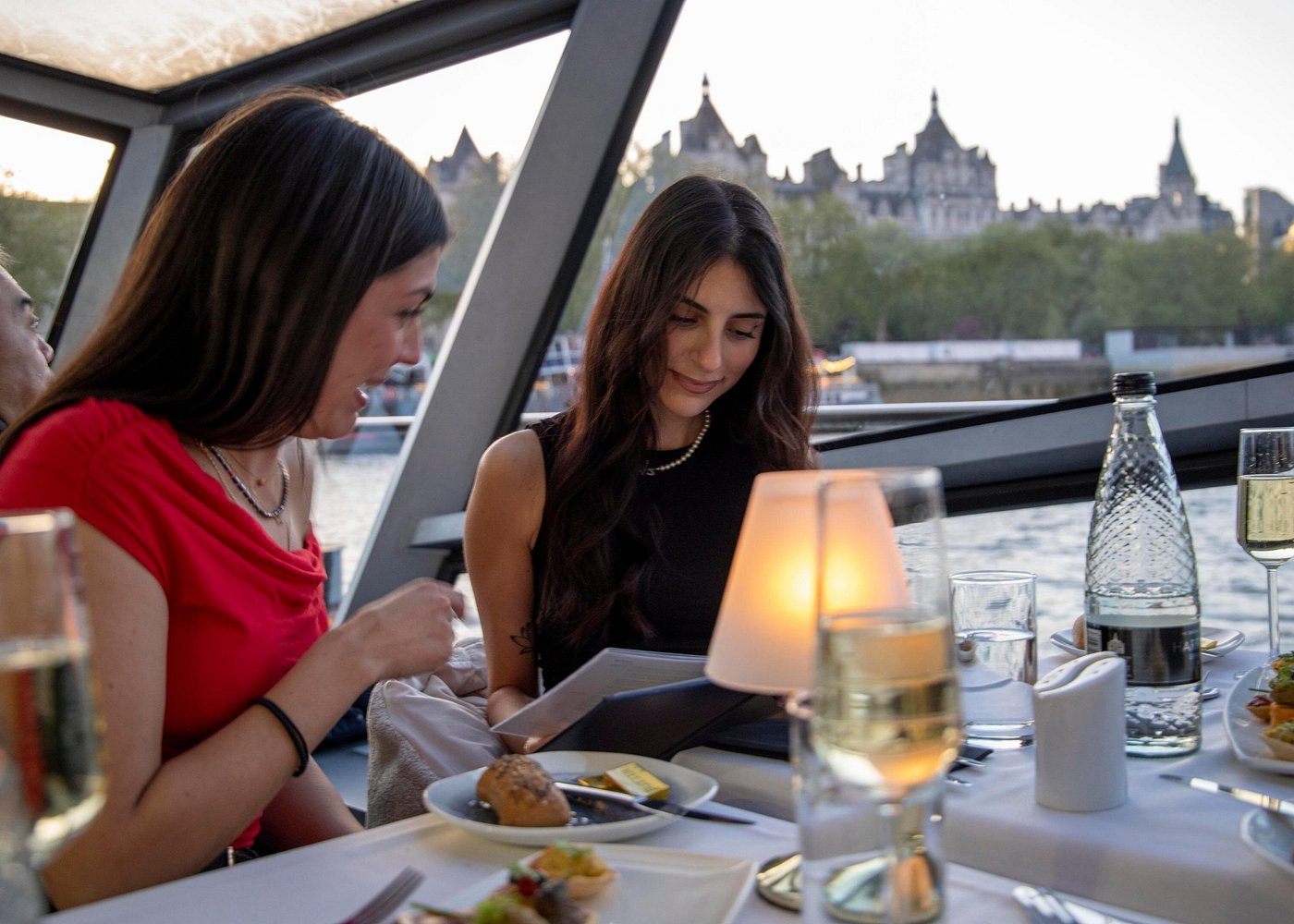 Thames River Cruise With Lunch