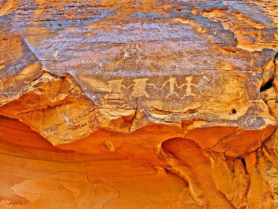 Mouse's Tank Trail (Petroglyph Canyon)