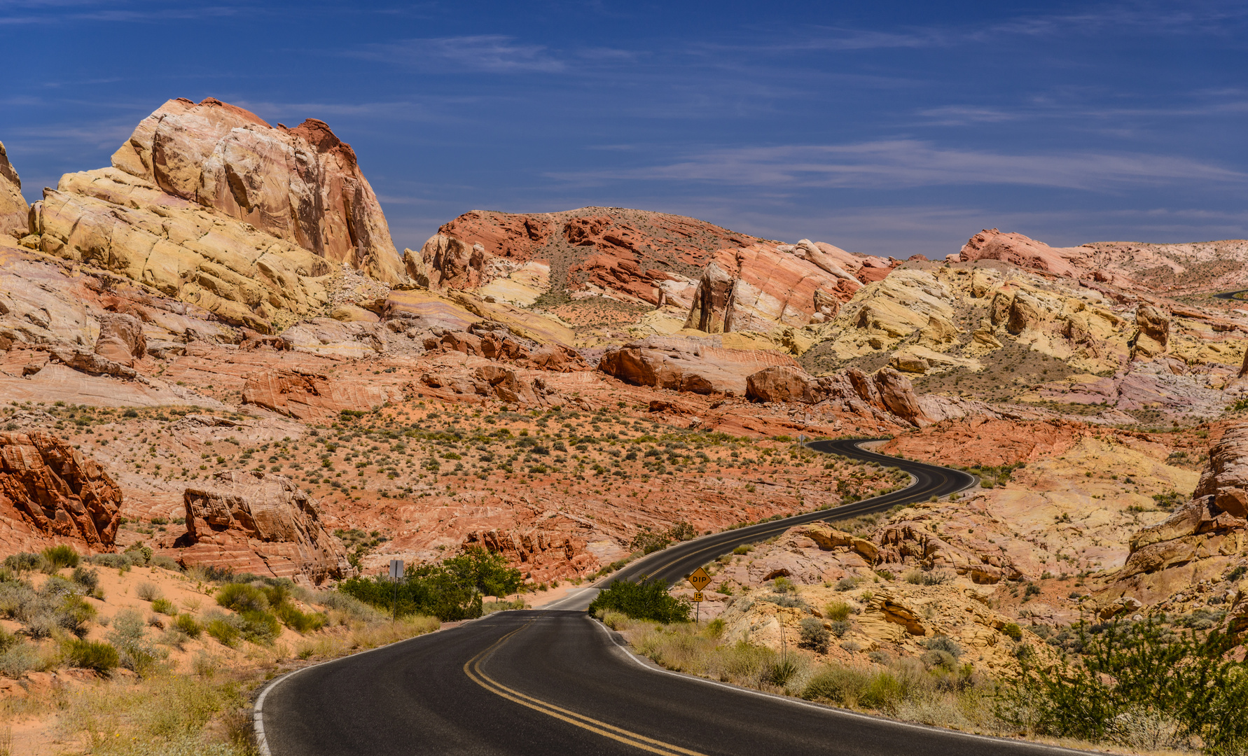 White Domes & Arch Rock Scenic Loop
