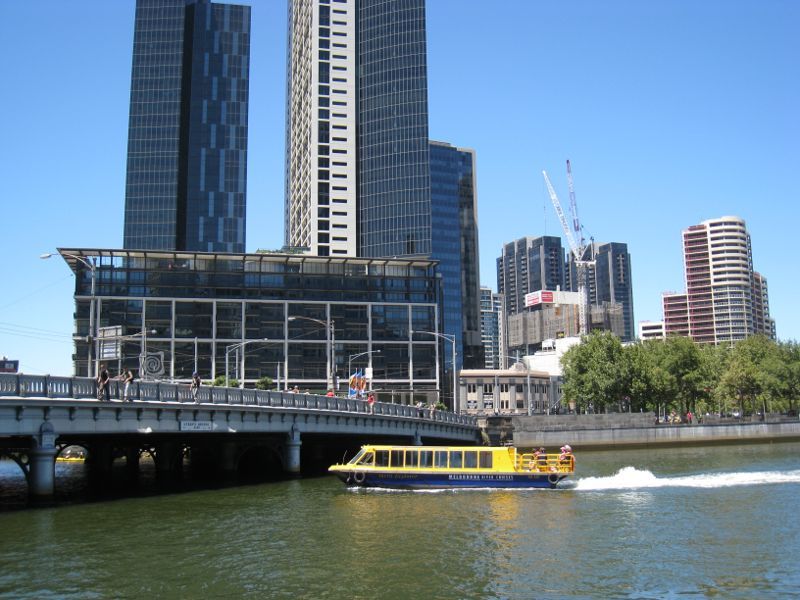 Queensbridge Square