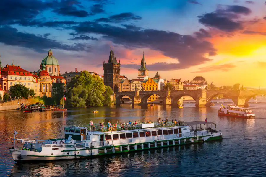 Prague River Cruise With Drinks