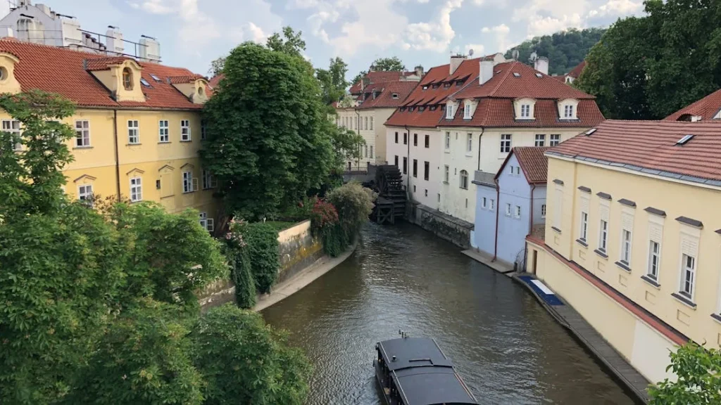 Kampa Island Shoreline