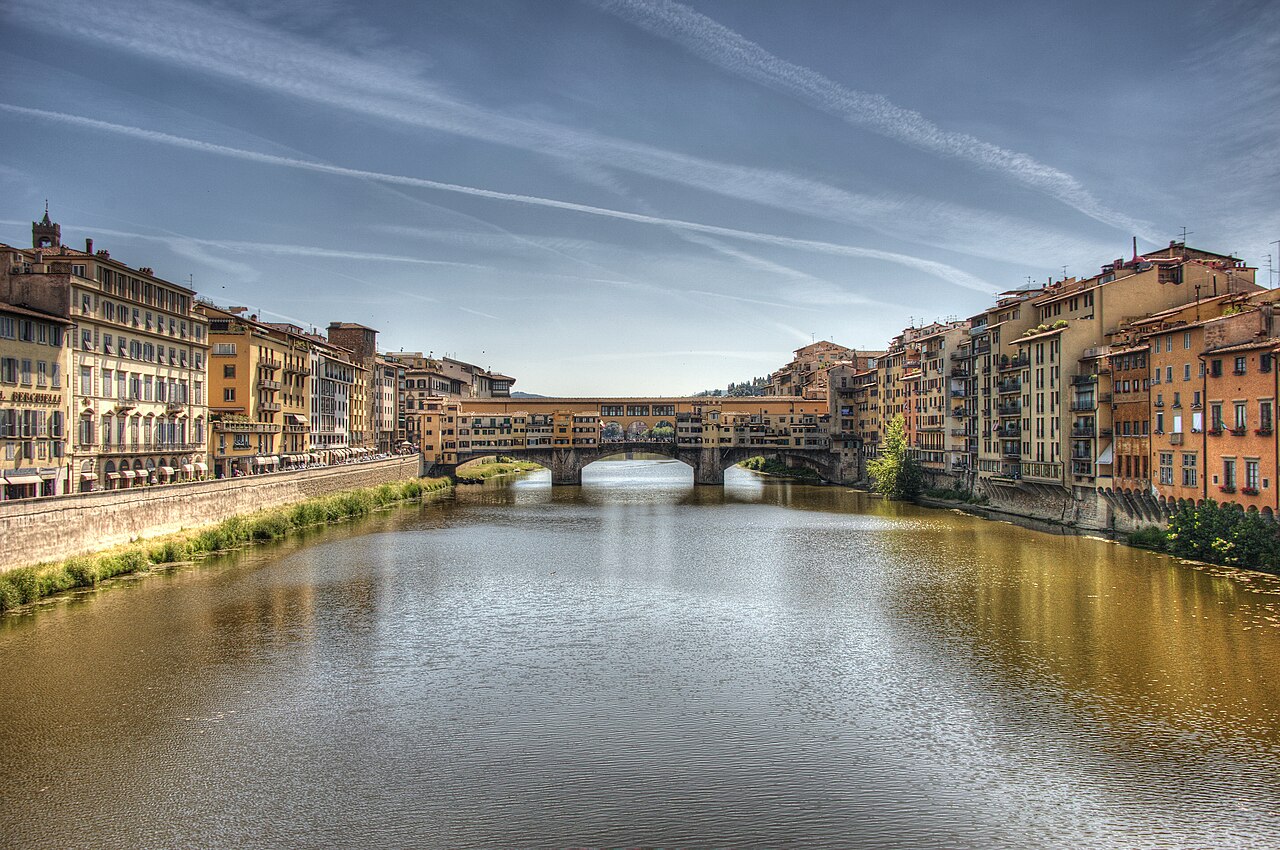 Lungarno Generale Diaz Quay