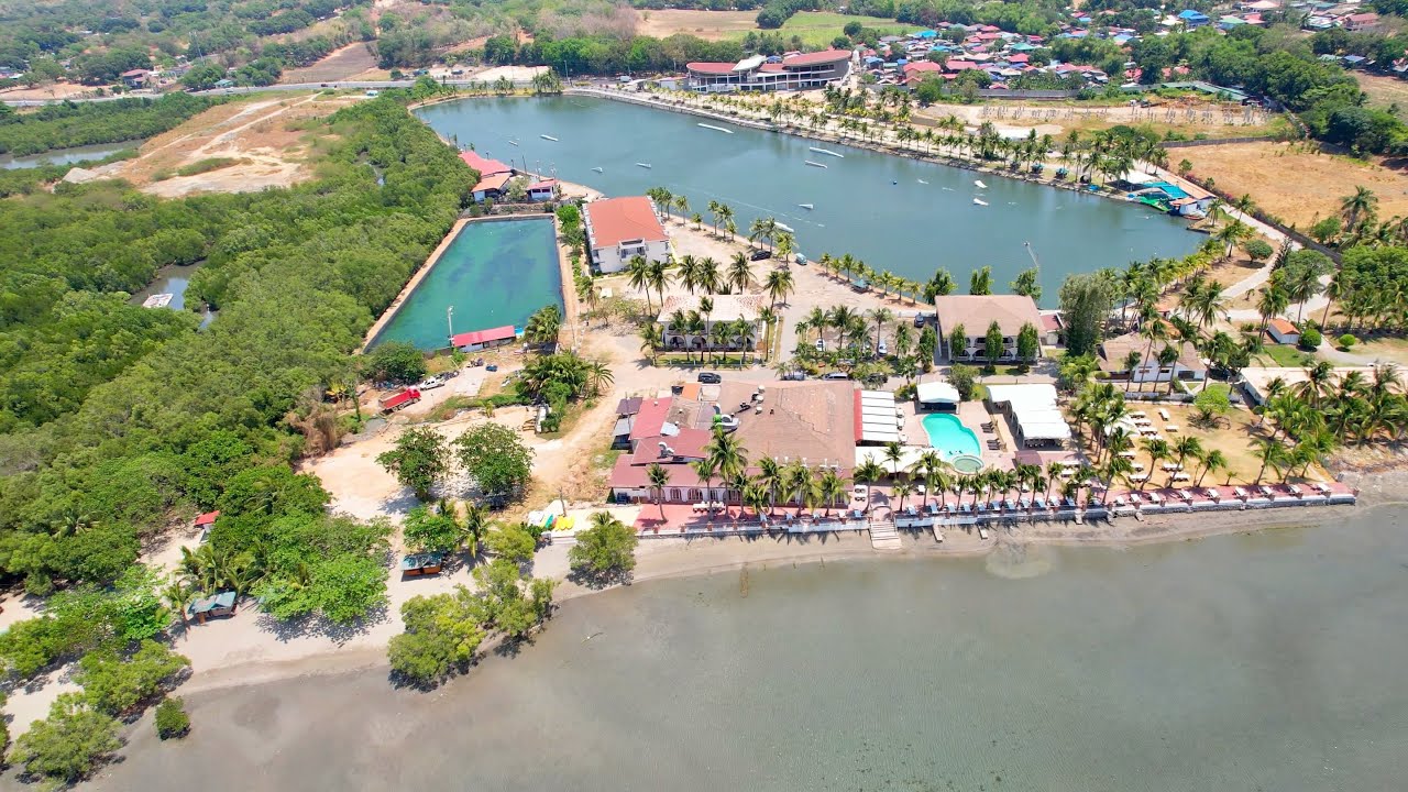 Lago de Oro Hotel and Cable Ski Park
