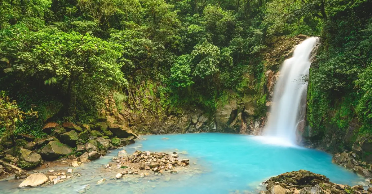 Discovering Rio Celeste in Tenorio Park