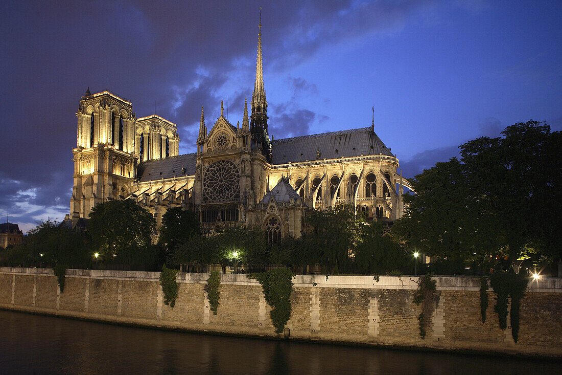 Notre-Dame de Paris Exterior