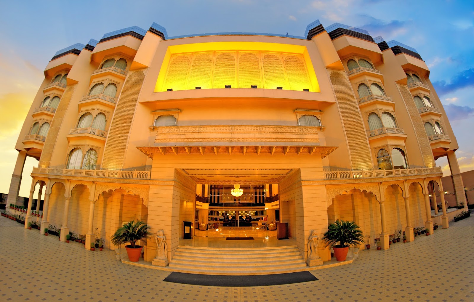 Golden Tulip Amer
