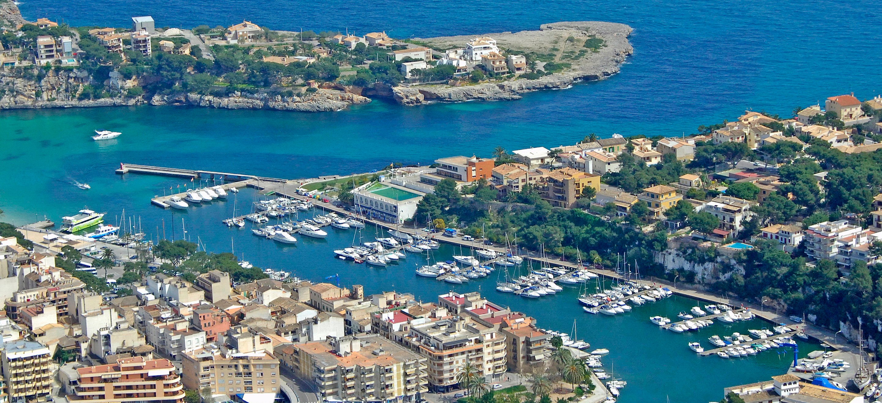 Exit and Porto Cristo waterfront