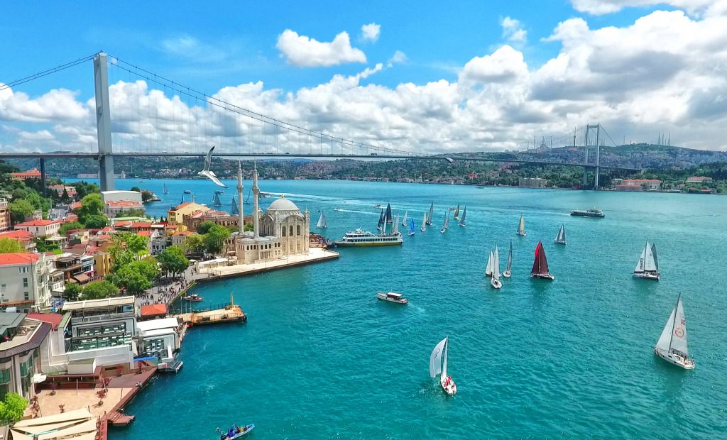 Istanbul Bosphorus Dinner Cruise & Turkish Night Show