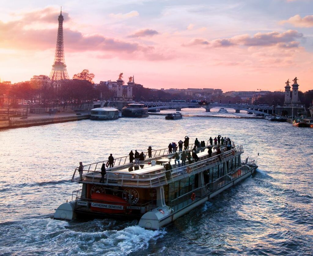 Debarcadère Bateaux Parisiens