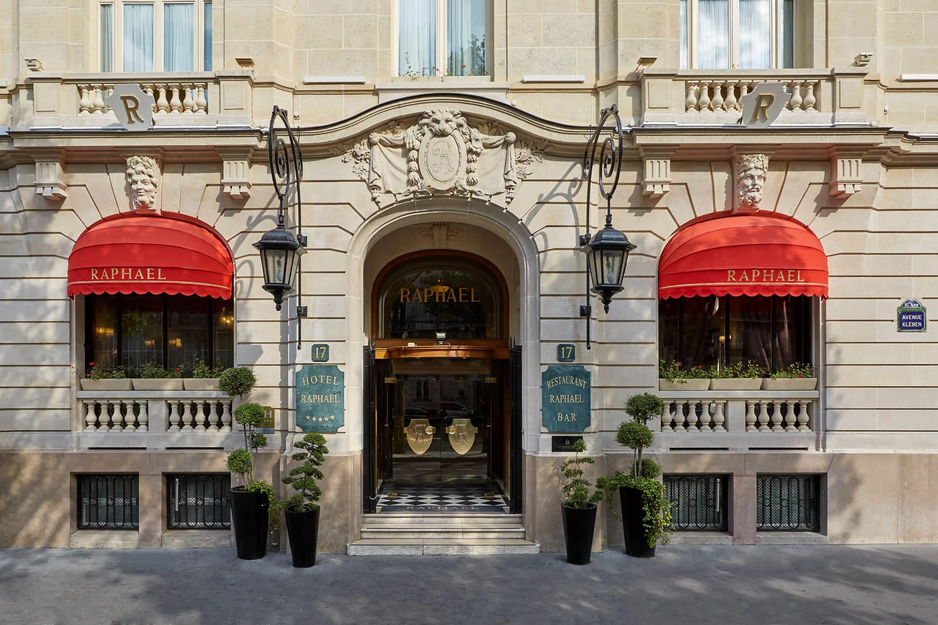 Hotel Plaza Athénée