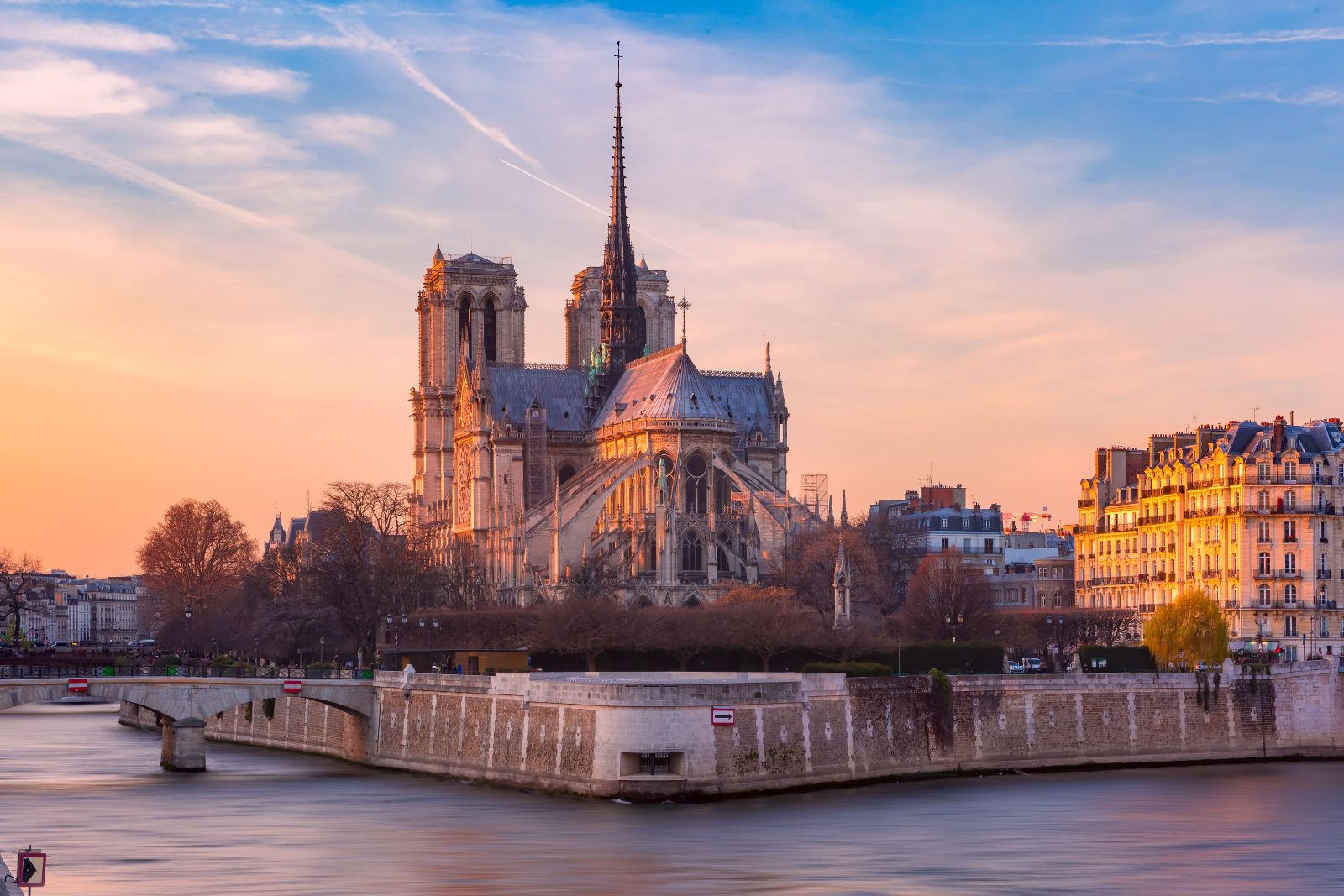 Notre-Dame Cathedral Approach