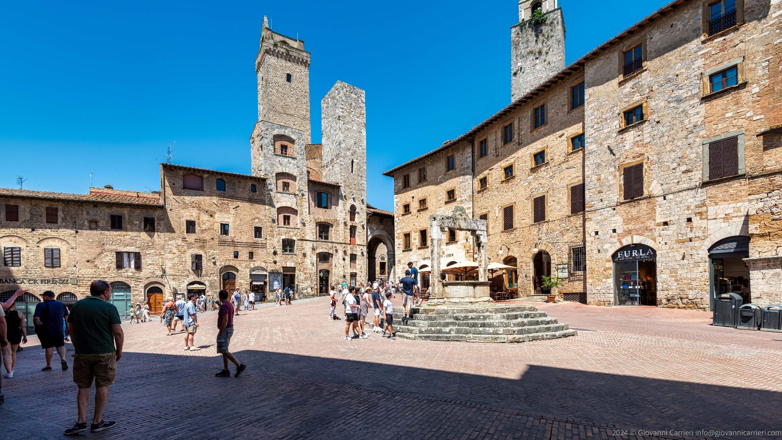 Piazza della Cisterna