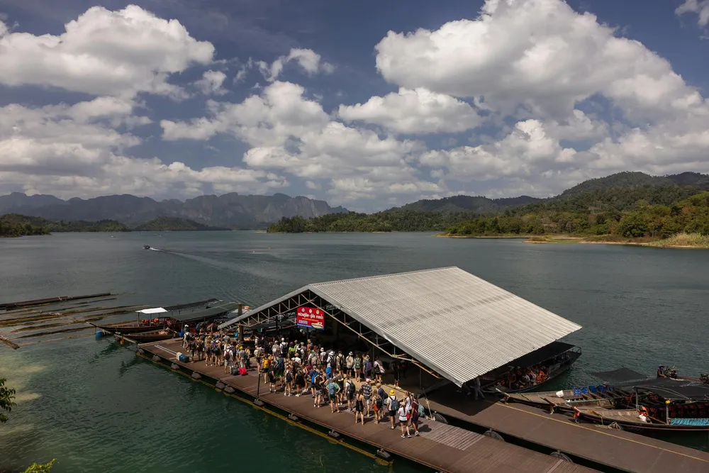 Arrive at Ratchaprapha Pier