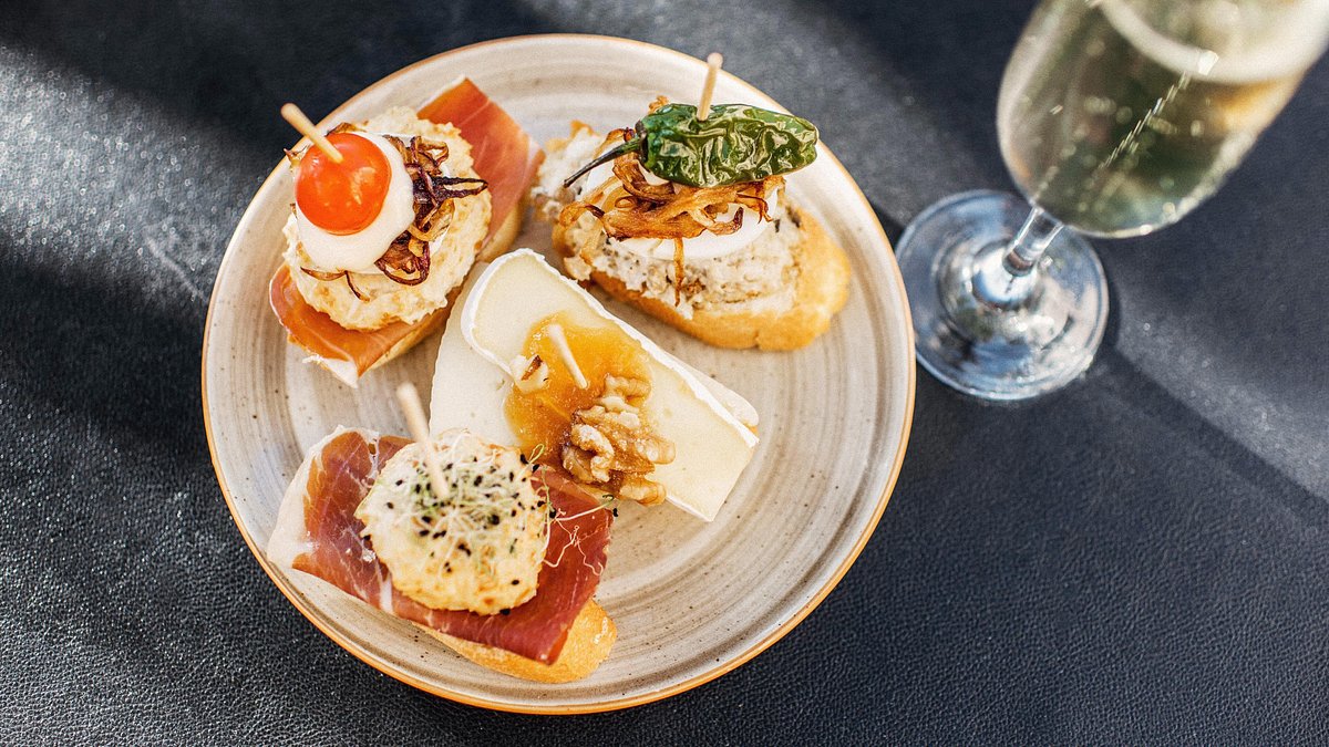 Barcelona Tapas and Wine Experience Small Group Walking Tour