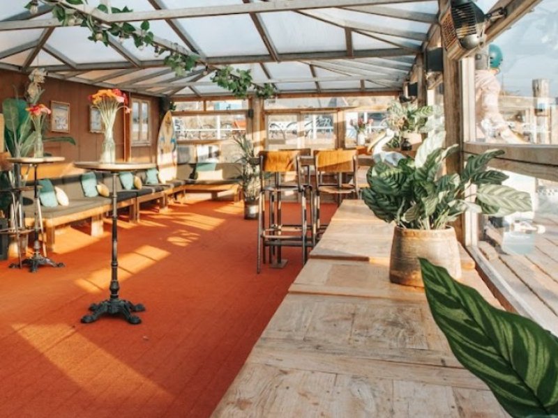 Cozy Surf Restaurant